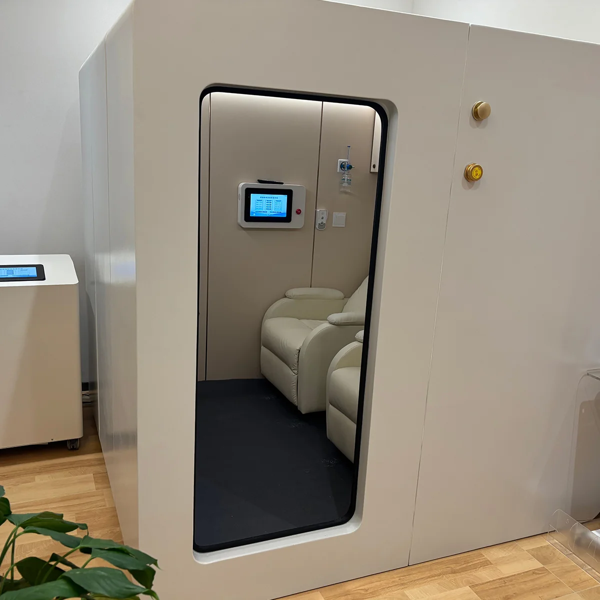 OXYHB Hyperbaric Chambers Wellness Center Clients
